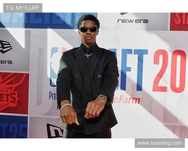 弗拉格首秀费城直言感觉很棒主场气氛点燃篮球激情职业赛场魅力